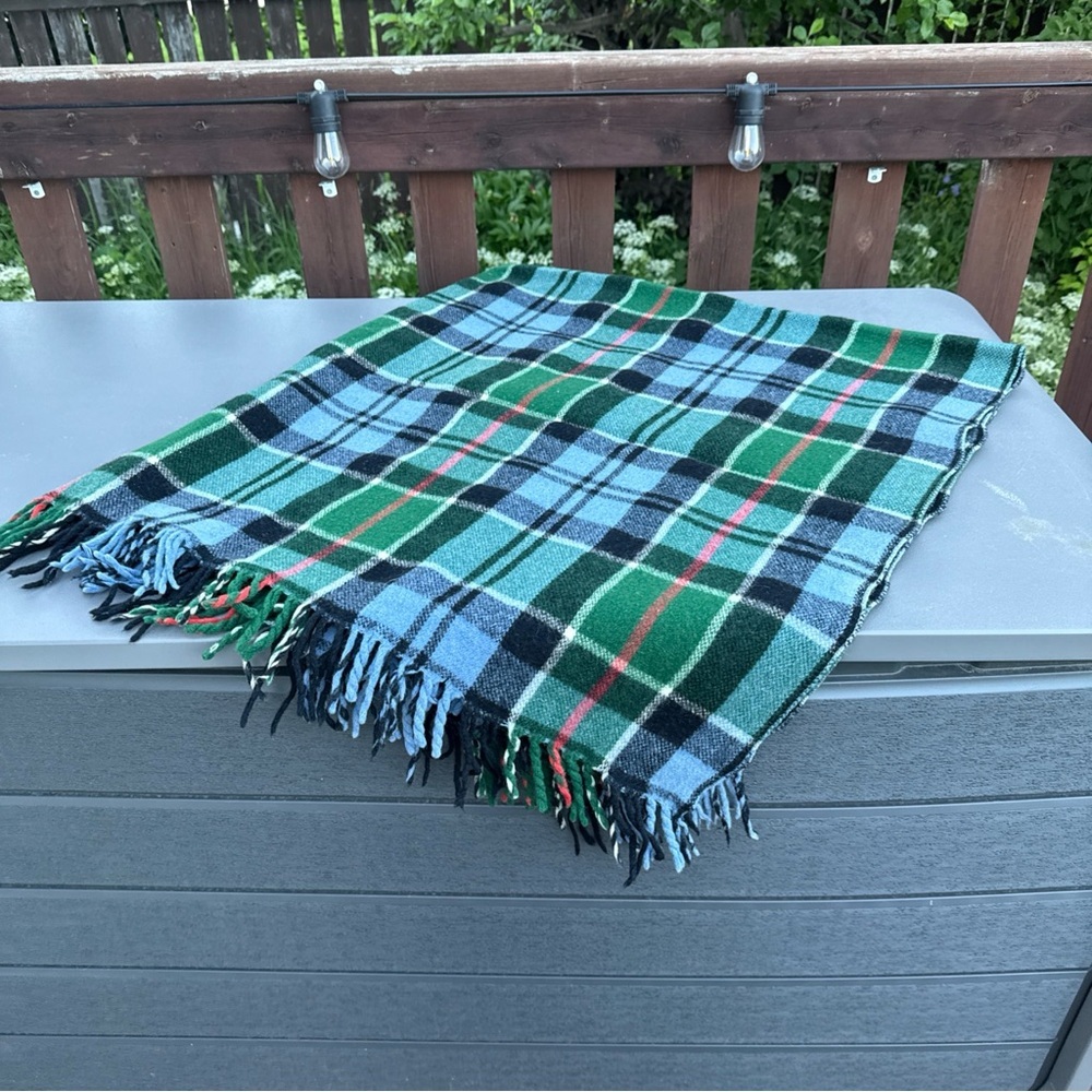VTG plaid fringe wool blanket/throw, tartan green, blue, navy, red 53”X57”